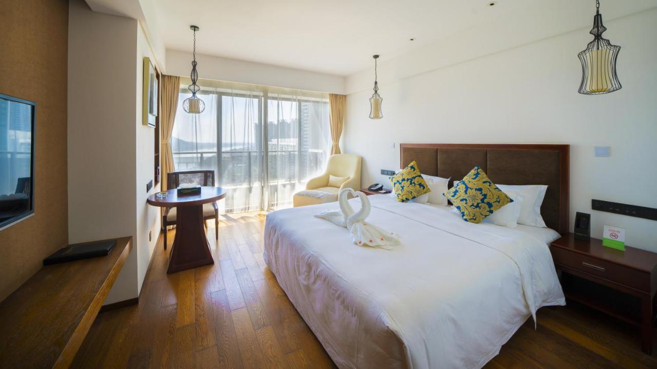 Wyndham Garden Hotel Lingshui  Exterior photo