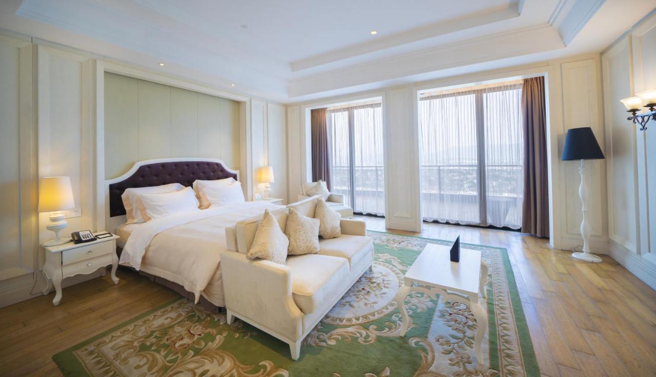 Wyndham Garden Hotel Lingshui  Exterior photo