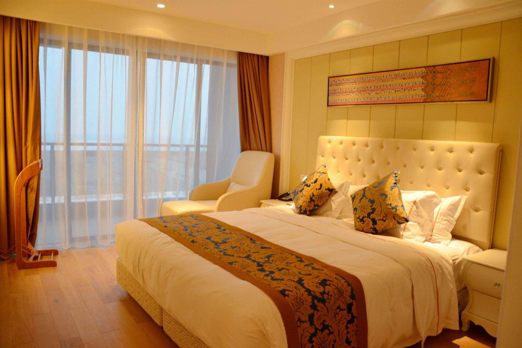 Wyndham Garden Hotel Lingshui  Exterior photo