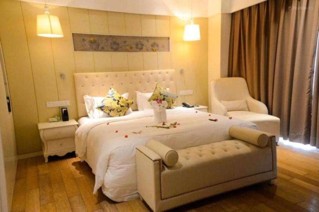 Wyndham Garden Hotel Lingshui  Exterior photo