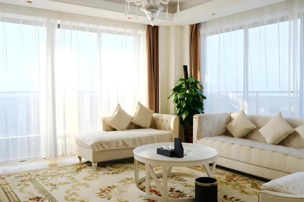 Wyndham Garden Hotel Lingshui  Exterior photo