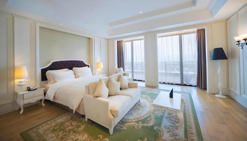Wyndham Garden Hotel Lingshui  Exterior photo